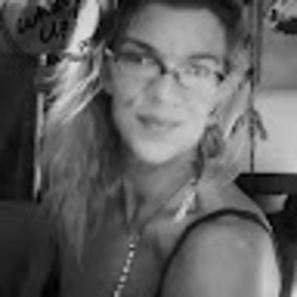 Meet your Posher, Karen - Picture 1 of 1